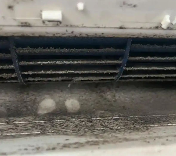 平顶山空调吹的风有股烧焦味是怎么回事